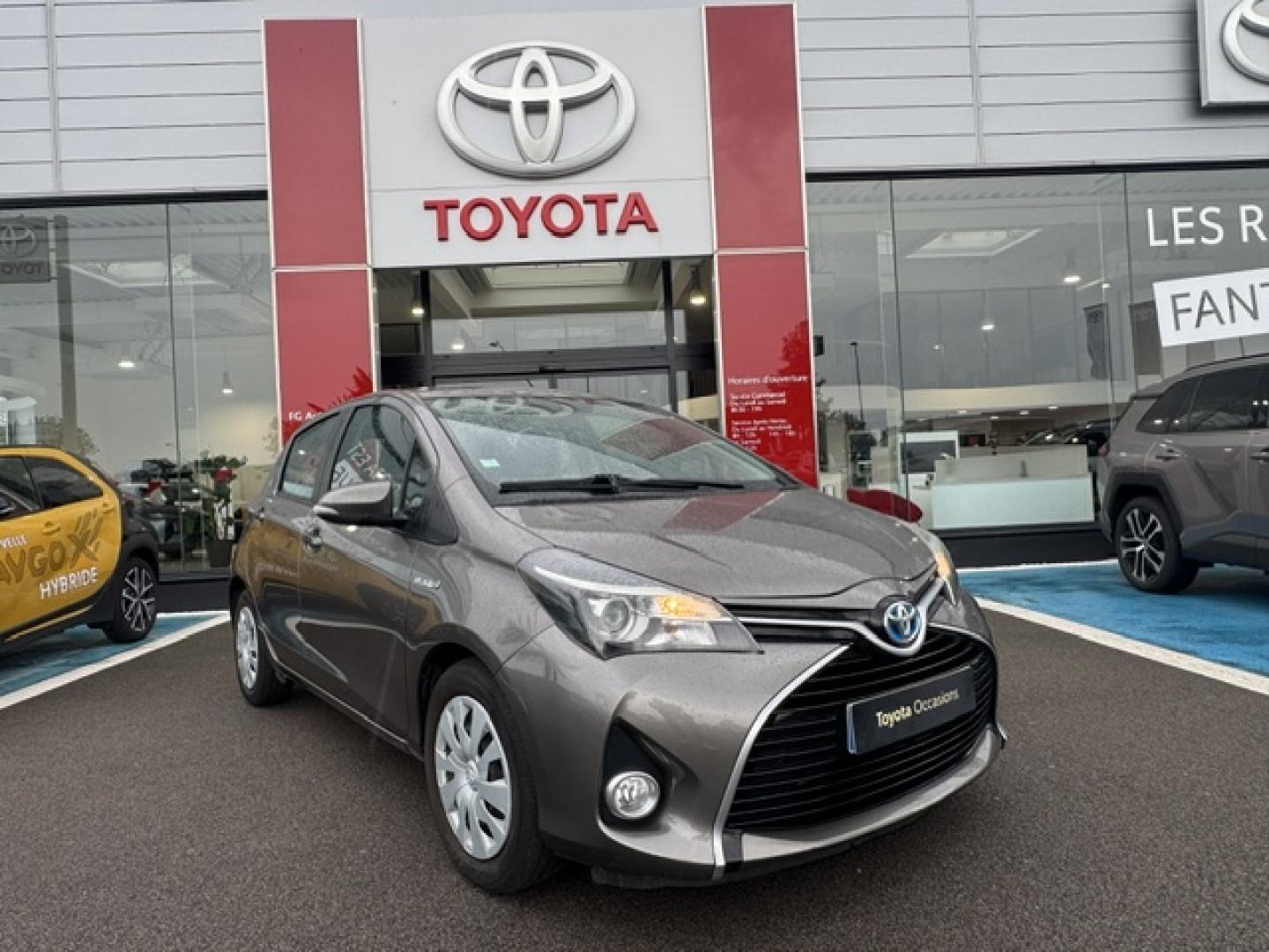 TOYOTA Yaris
