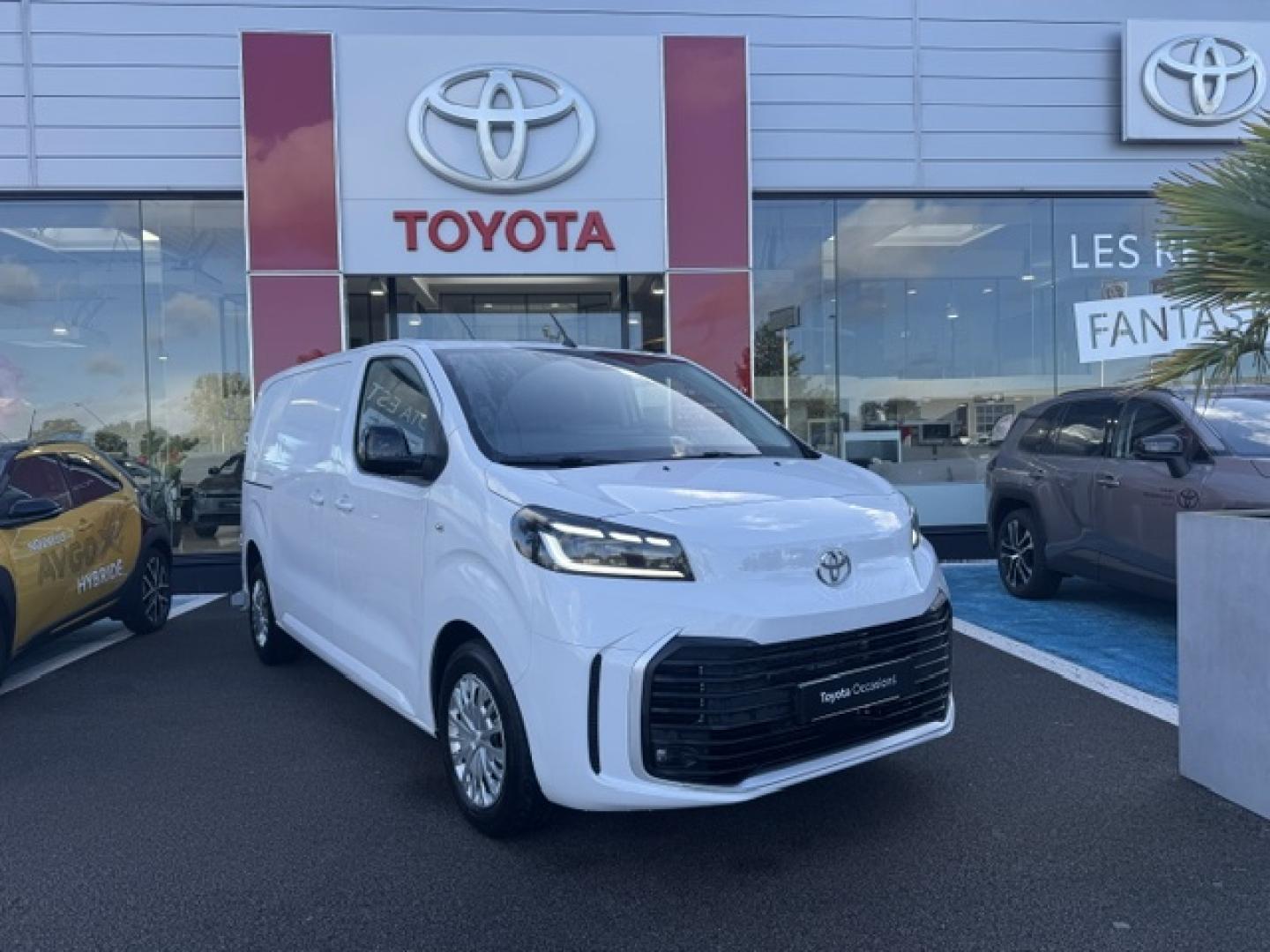 TOYOTA PROACE