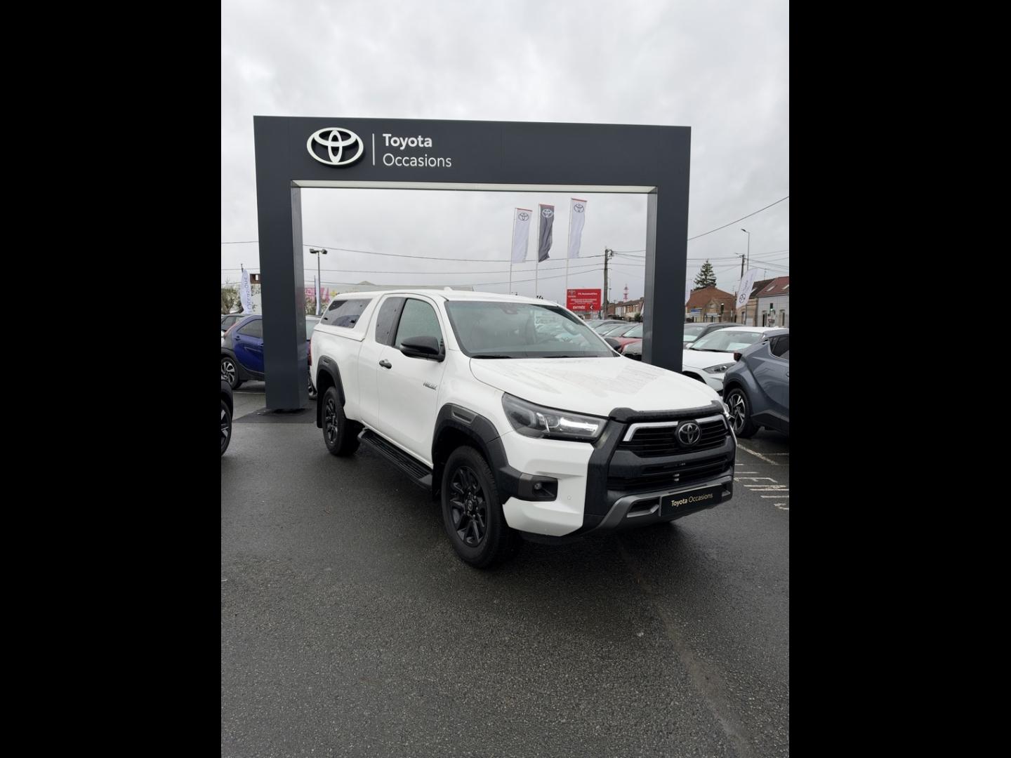 TOYOTA Hilux